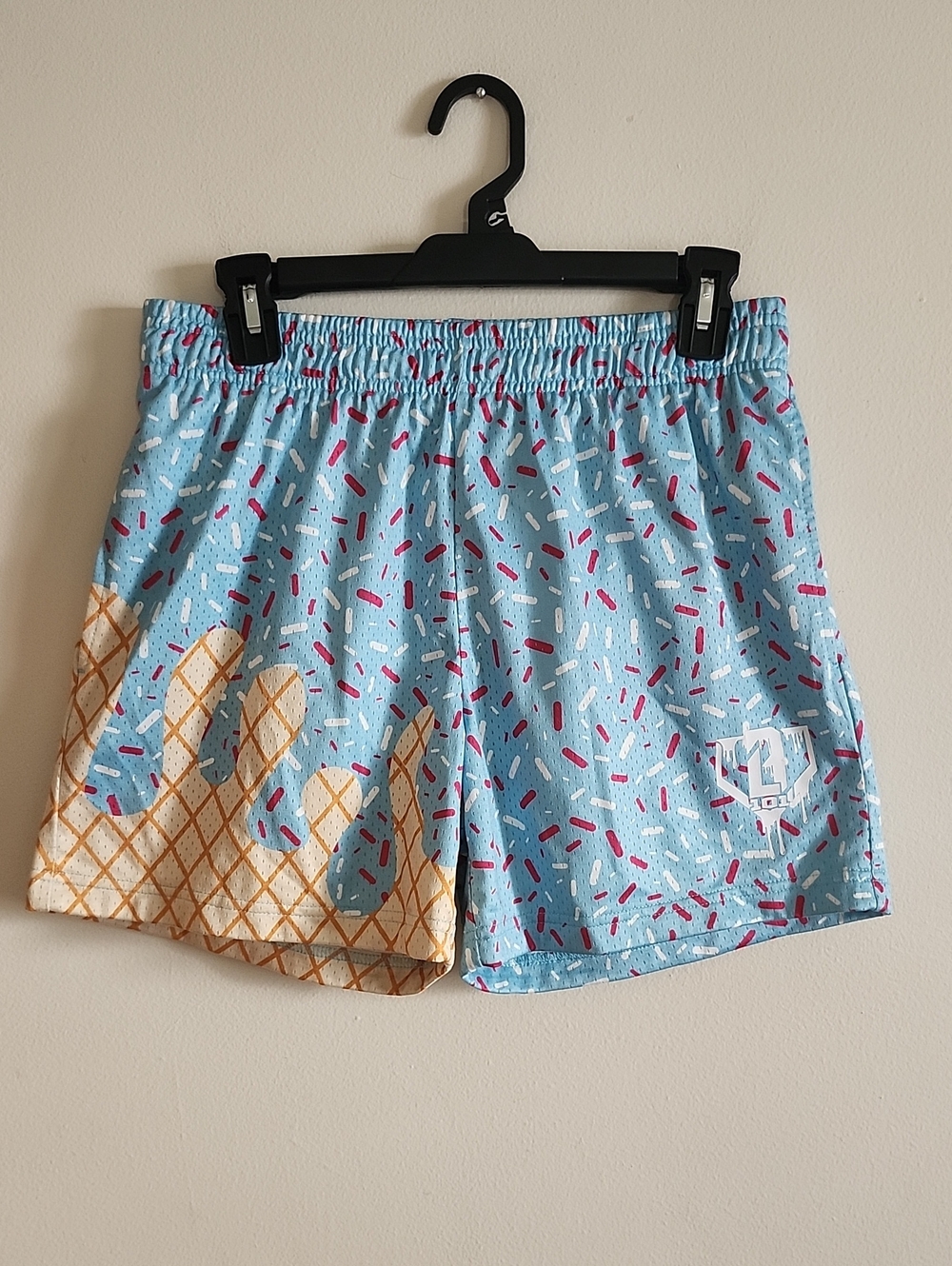B 101 Apparel Light Blue Ice Cream Print Men's Athletic Shorts